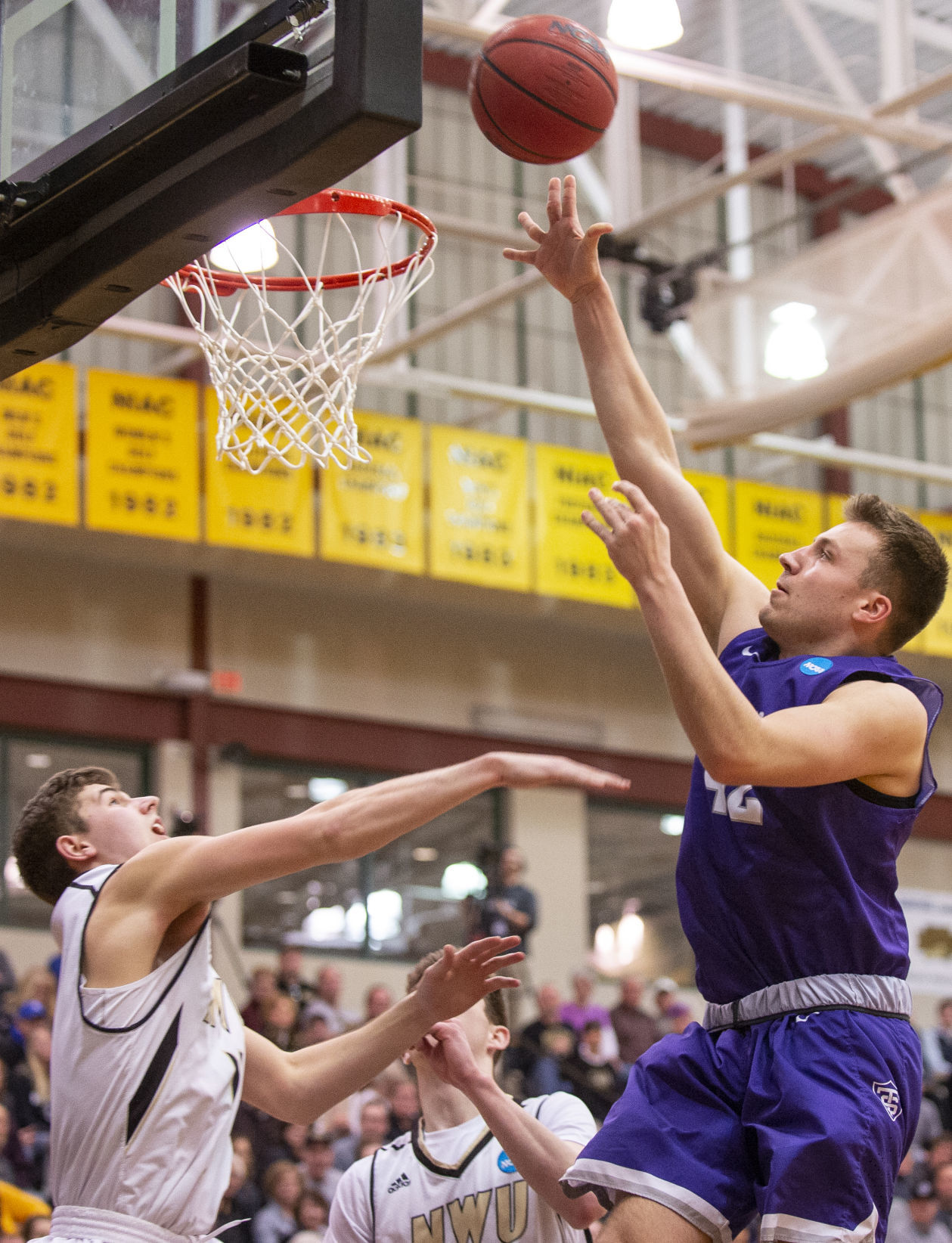 St. Thomas vs. Nebraska Wesleyan, 3.2